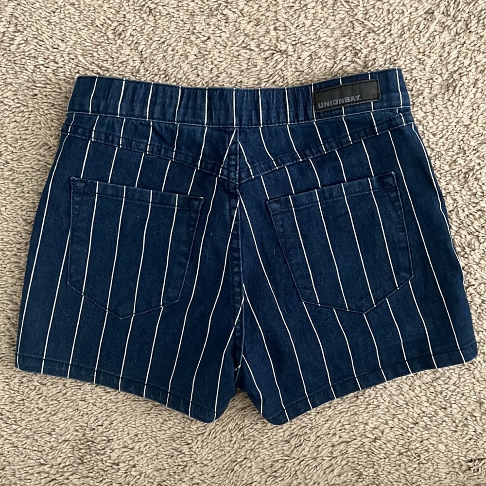 High Rise Denim Short - Picture 2 of 3